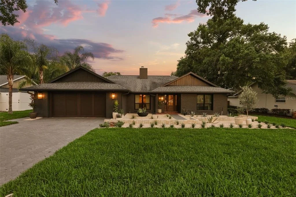 Photo of 908 VERSAILLES CIRCLE