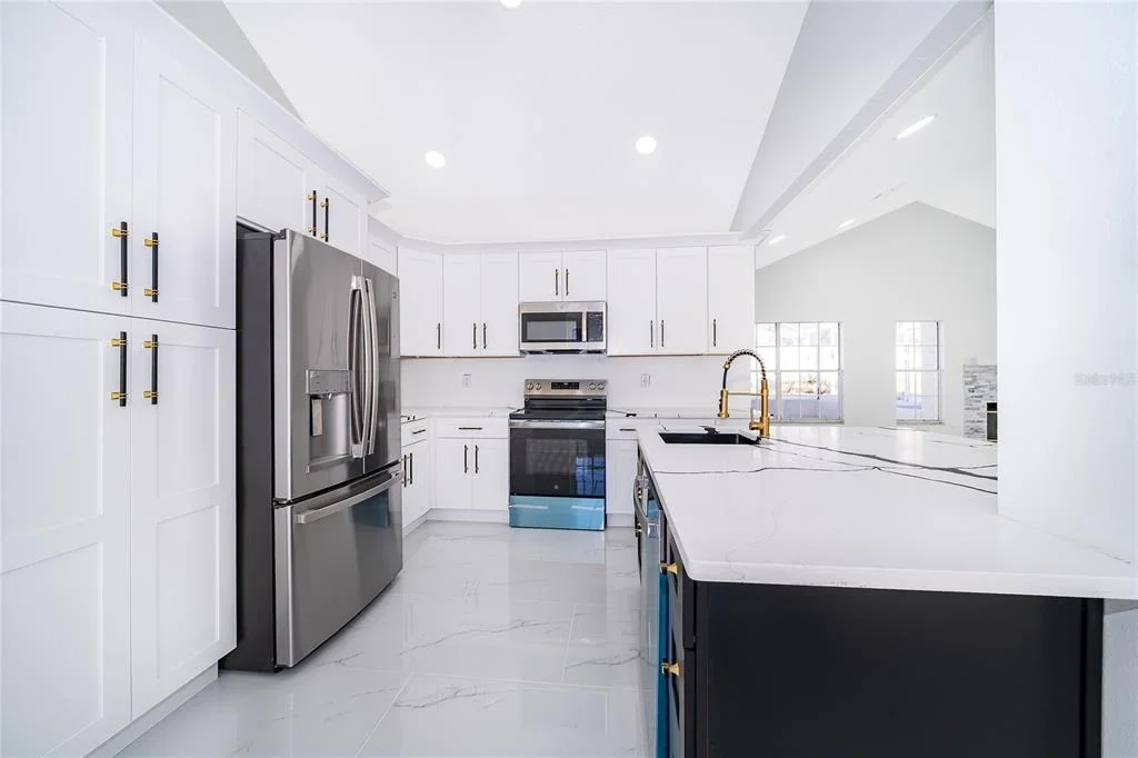 Photo of 1250 GLENMORE DRIVE