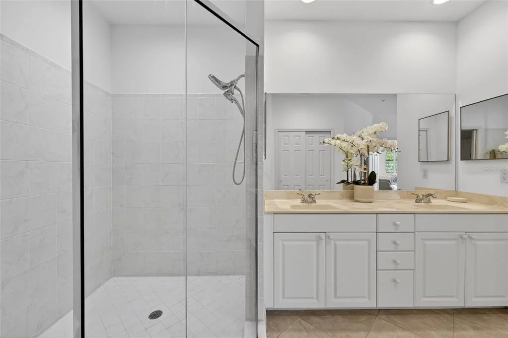 Photo of Unit D at 3336 SUNSET KEY CIRCLE