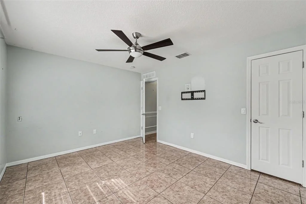 Photo of 817 LAKE DOE BOULEVARD