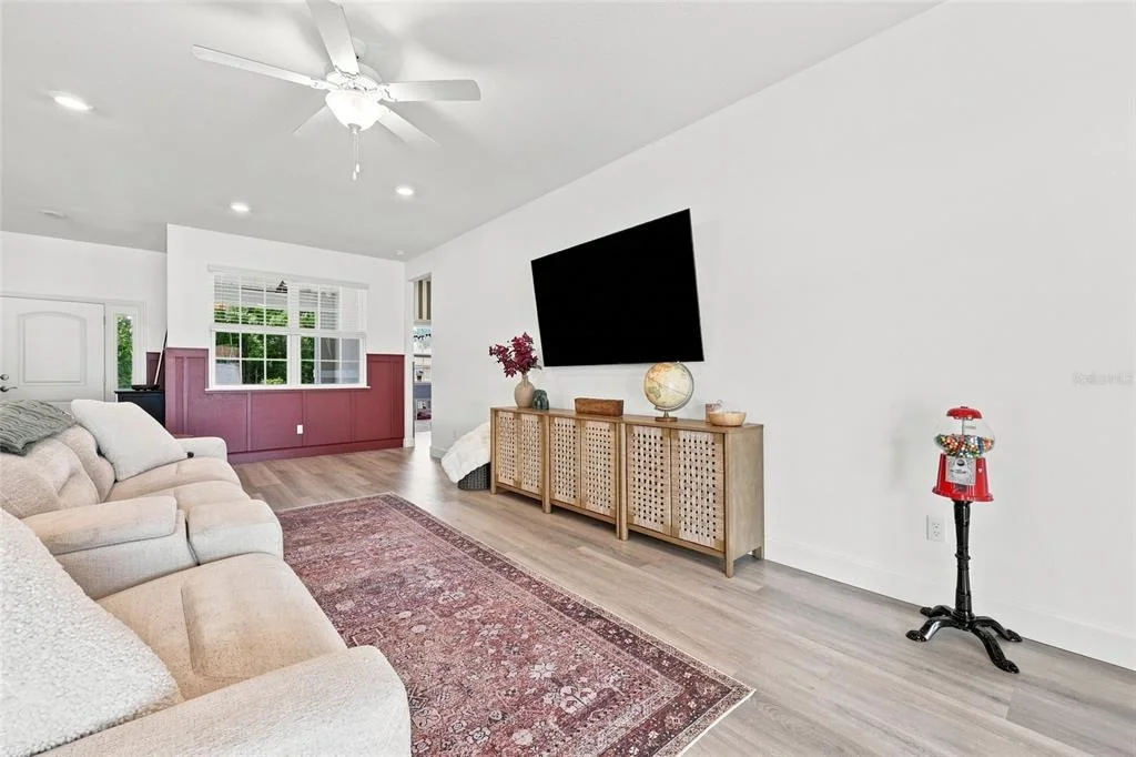 Photo of 5 PINE BUSH LANE
