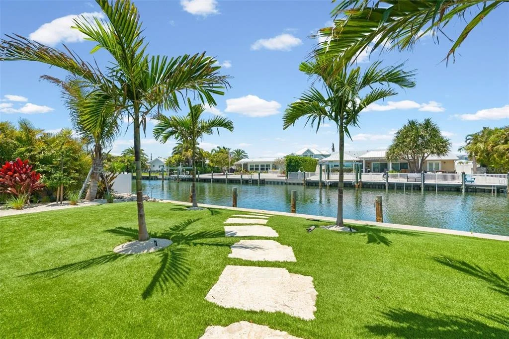 Photo of 528 KEY ROYALE DRIVE