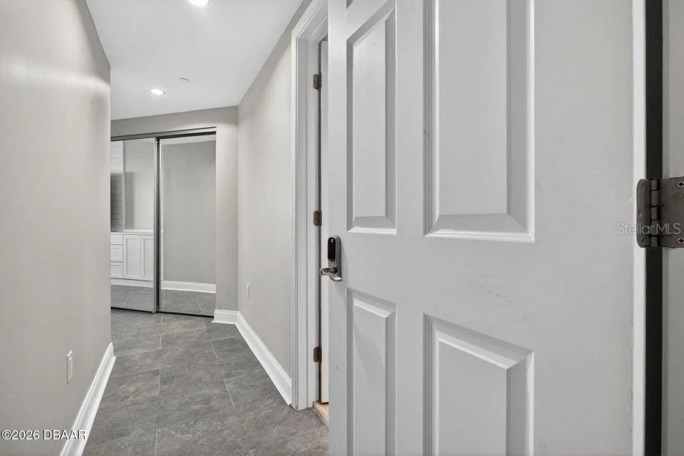 Photo of Unit 10021 at 231 RIVERSIDE DRIVE