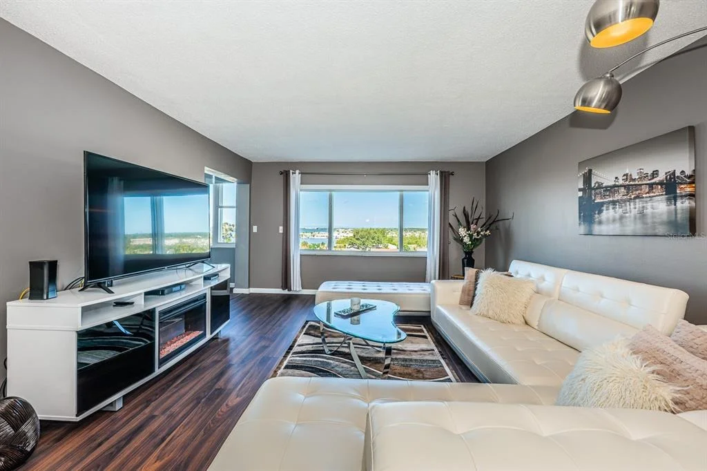 Photo of Unit 604 at 4725 COVE CIRCLE