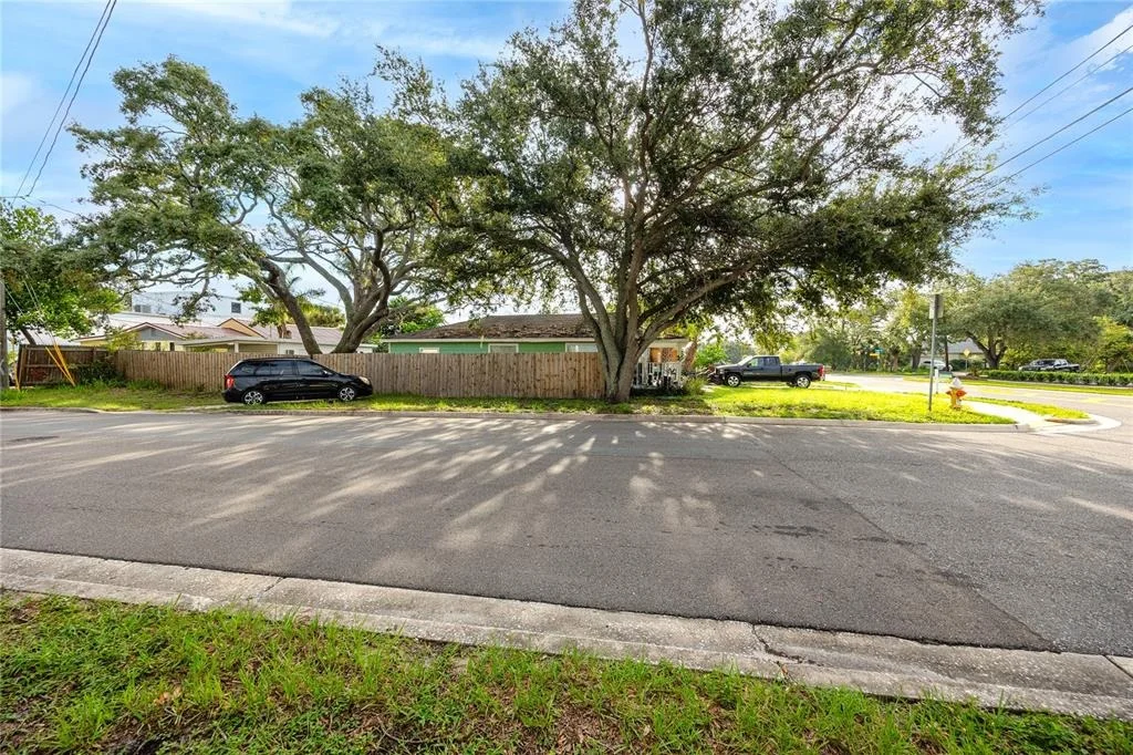 Photo of 1250 LAKEVIEW ROAD