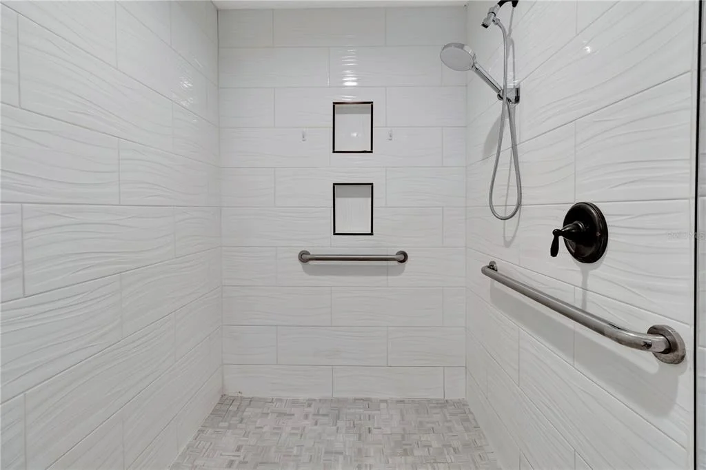 Photo of 7427 REDWING ROAD