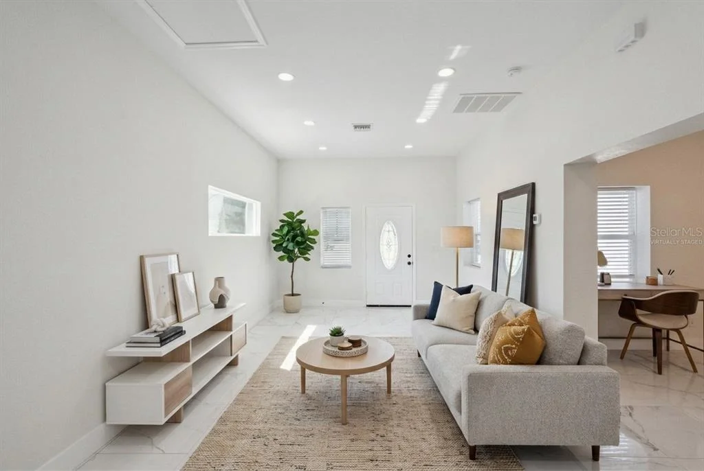 Photo of 207 AVENUE E SE