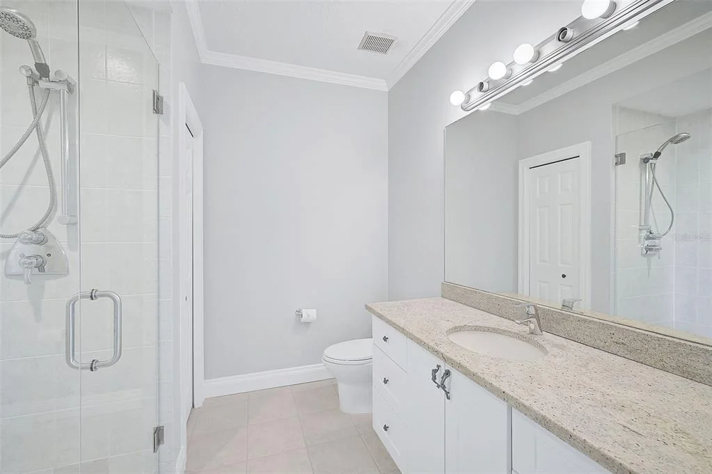 Photo of 854 MACEWEN DRIVE
