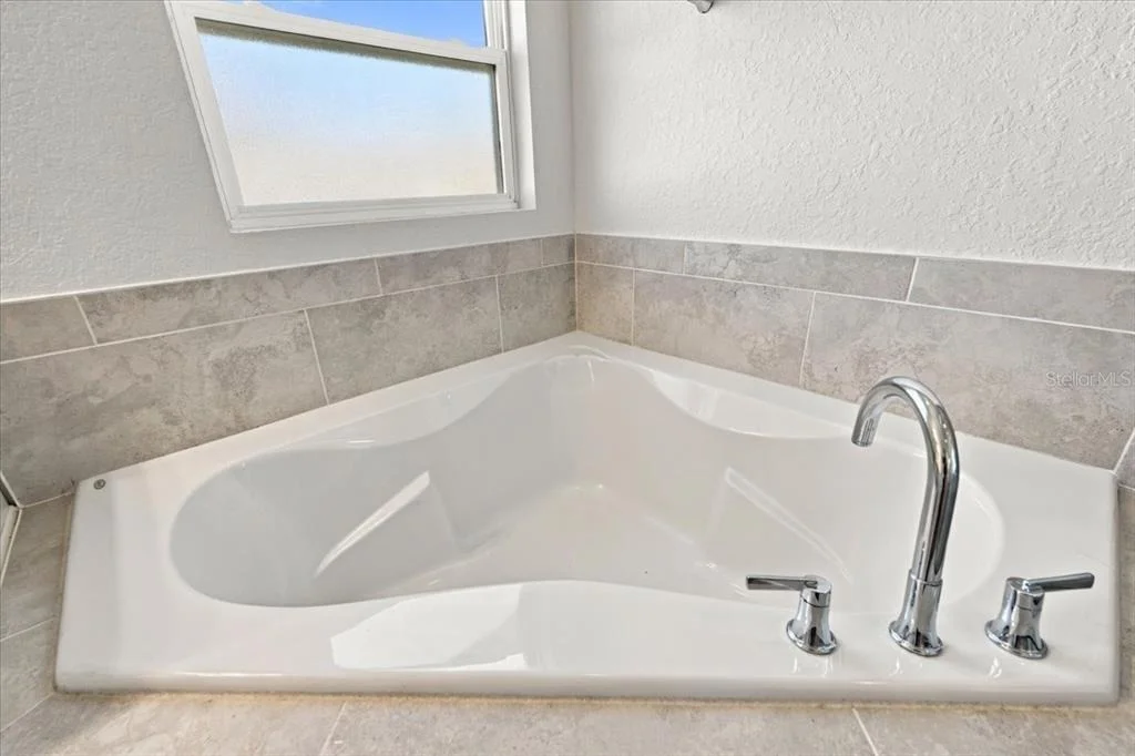 Photo of 912 LOCHLAND LOOP