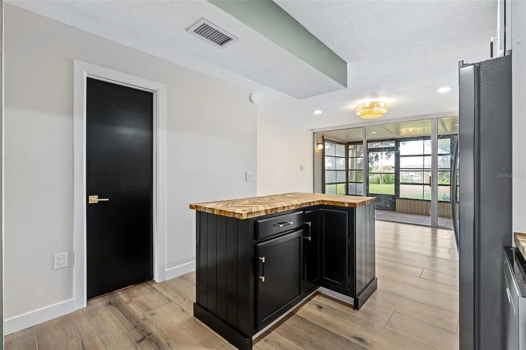 Photo of Unit UT87 at 5500 OCEAN SHORE BOULEVARD