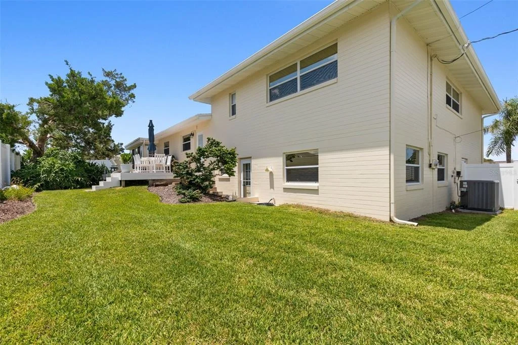 Photo of 76 BANYAN DRIVE