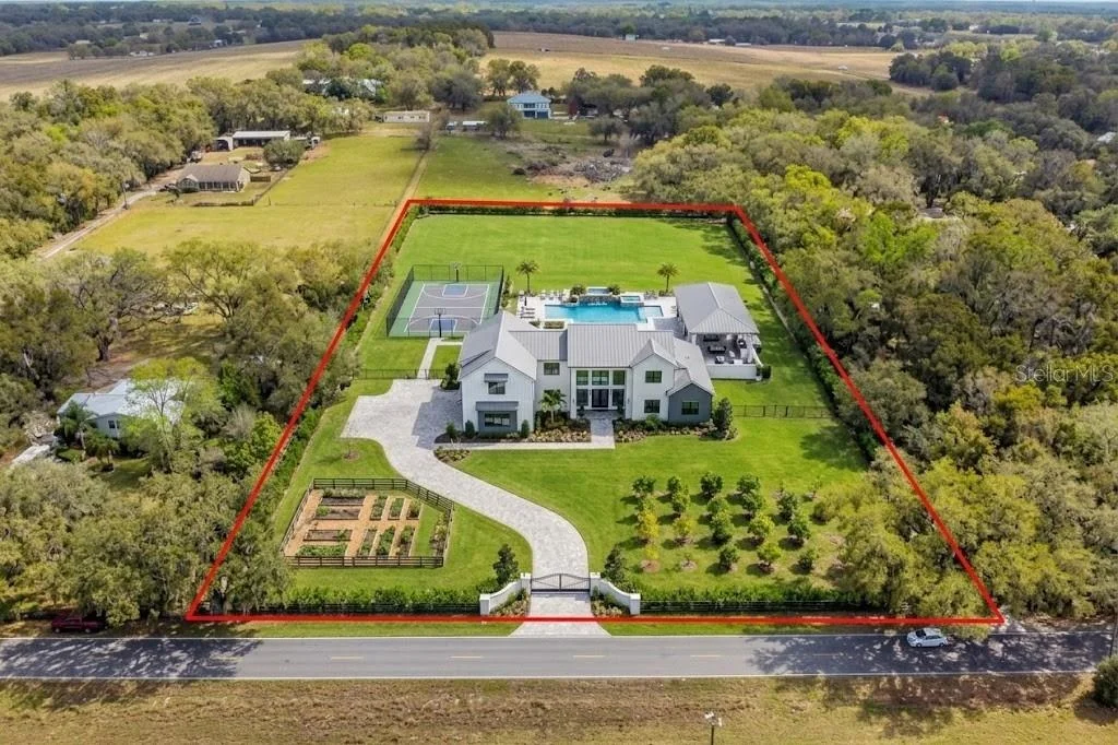 Photo of 8236 WIRE ROAD