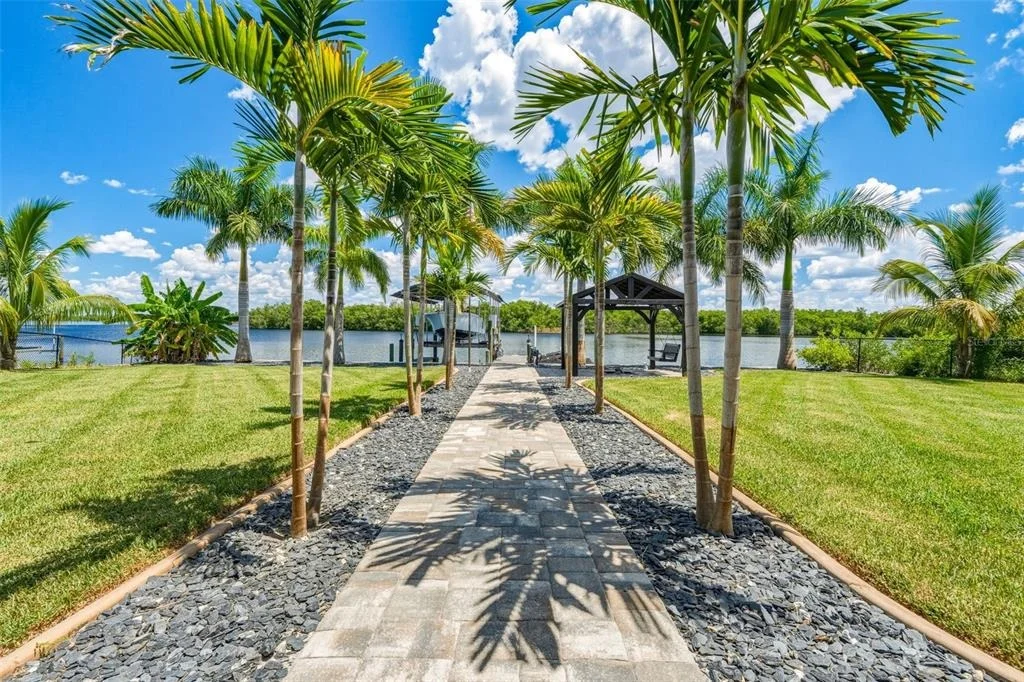 Photo of 2424 HARBOUR DRIVE