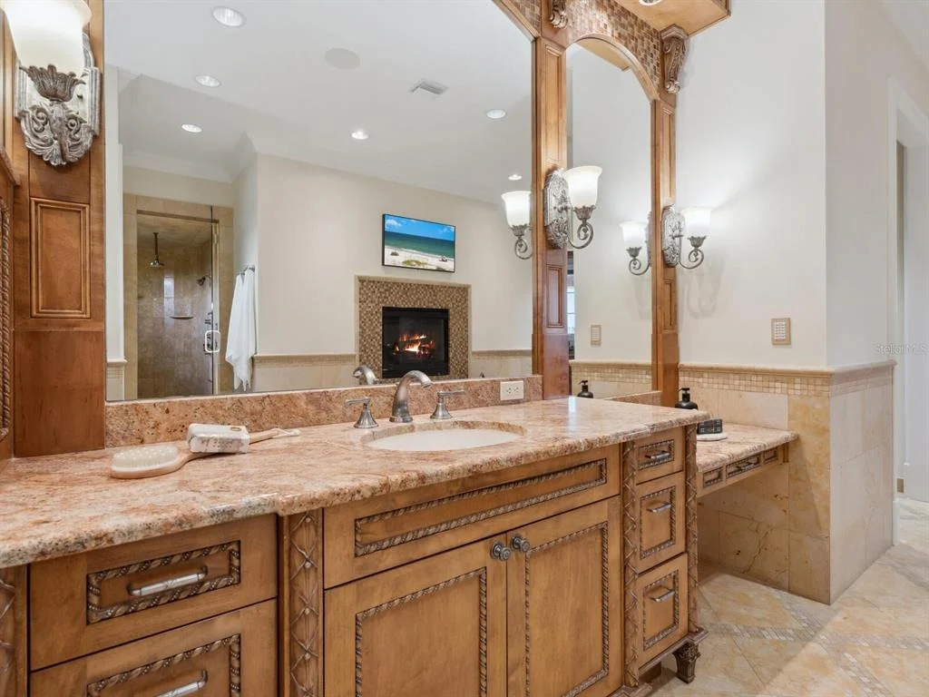 Photo of 1423 HILLVIEW DRIVE