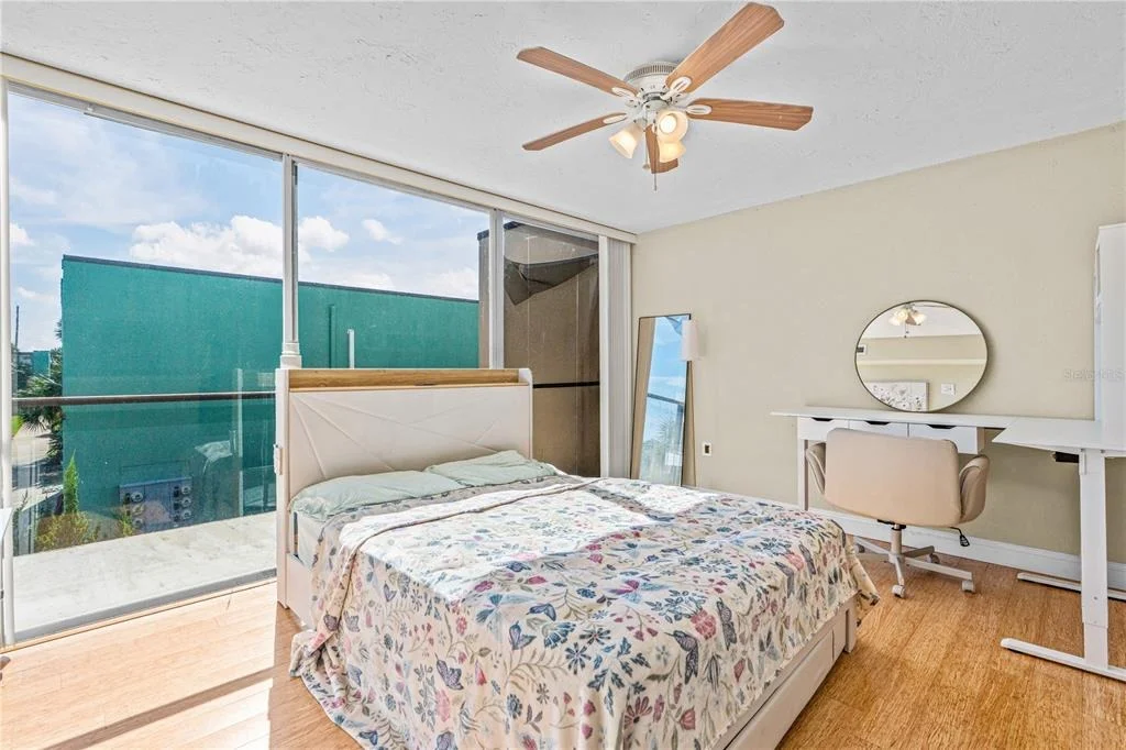 Photo of Unit UT23 at 5500 OCEAN SHORE BOULEVARD