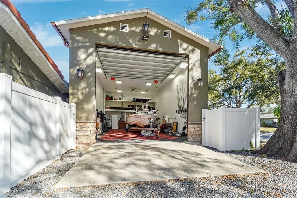 Photo of 3595 FLORAL DRIVE