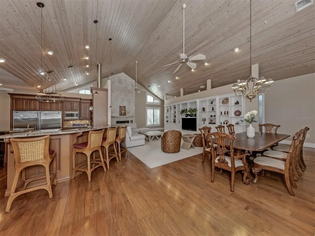 Photo of 630 N RIVER ROAD