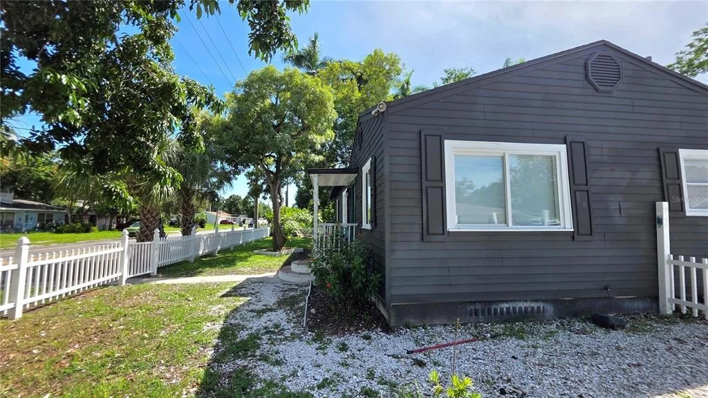 Photo of 1702 26TH STREET W