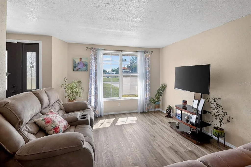 Photo of 6108 FAIRWAY BOULEVARD