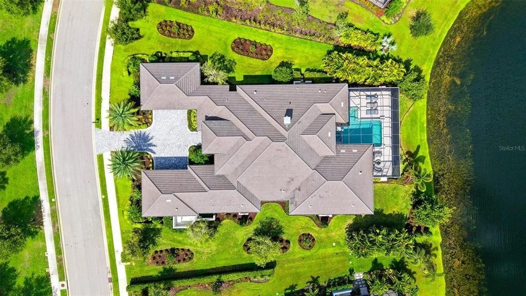 Photo of 8339 LUCERNE LOOP