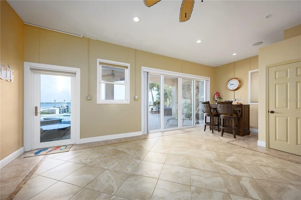 Photo of 306 HARBOR DRIVE
