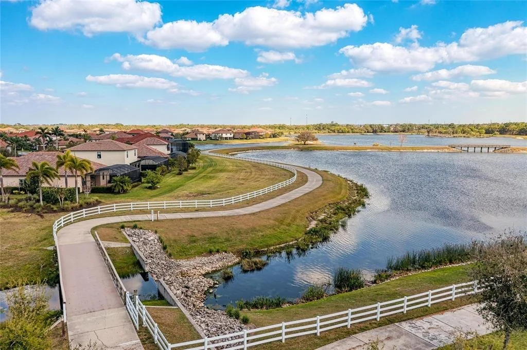 Photo of 5660 CLOVERLEAF RUN