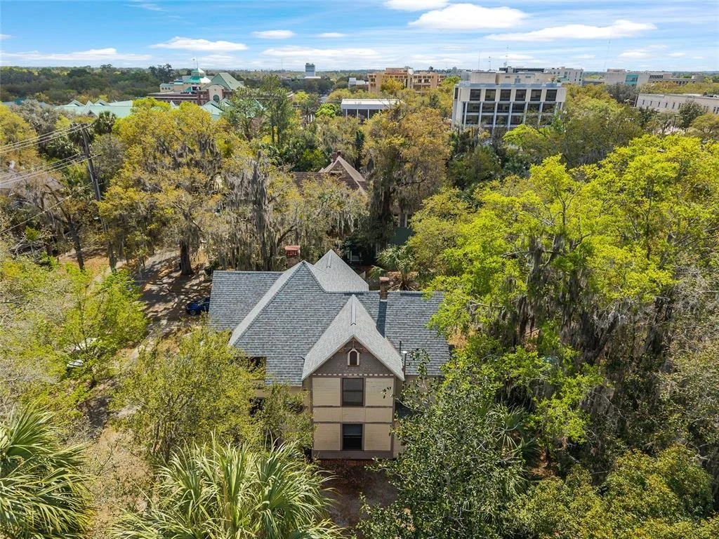 Photo of 306 NE 3RD STREET