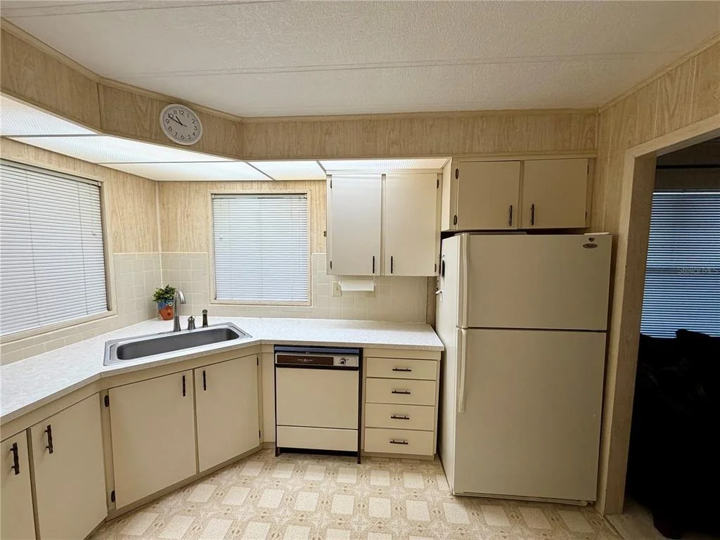 Photo of 6571 NE 1ST PLACE