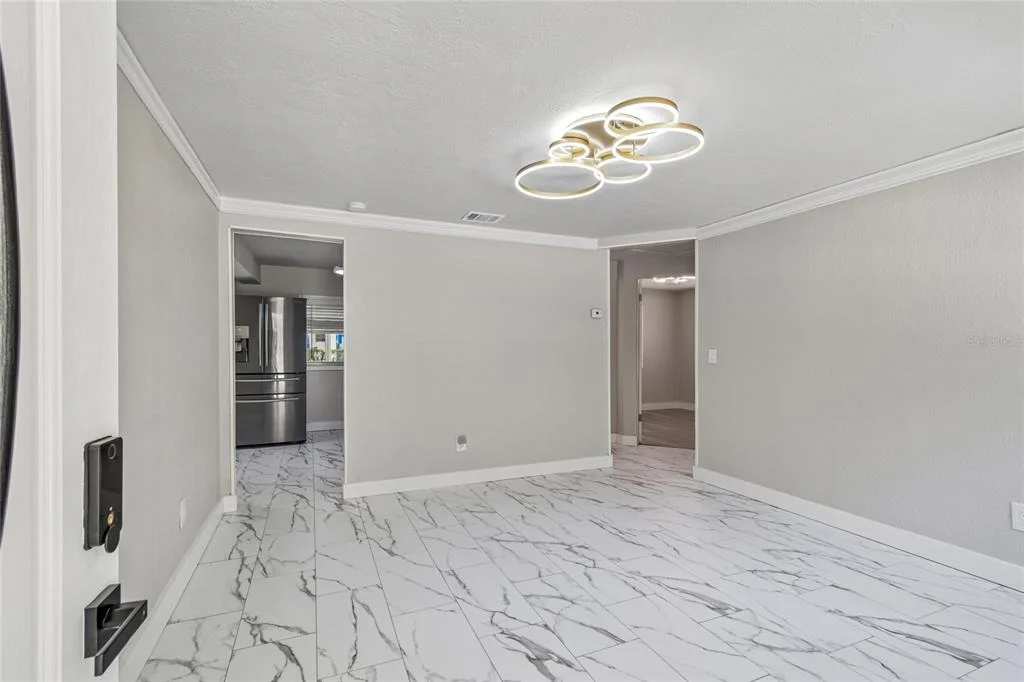 Photo of 1614 E MAPLE AVENUE