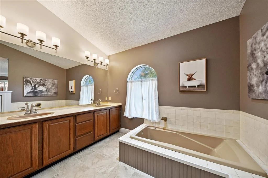 Photo of 4732 MEADOWVIEW CIRCLE