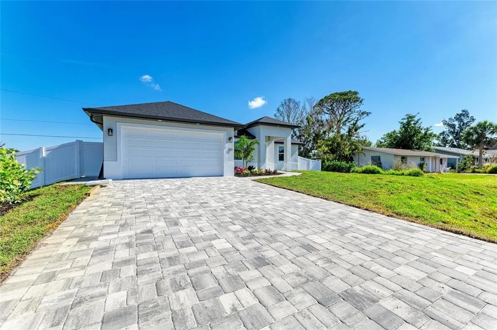 Photo of 380 HOLLY ROAD
