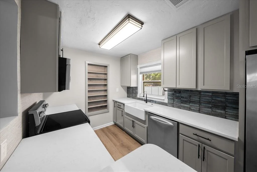 Photo of 2830 SE 6TH STREET