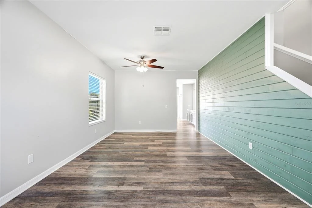 Photo of 909 MEADOW GLADE DRIVE
