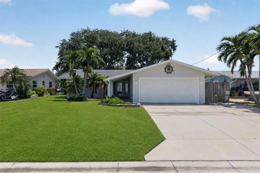 Photo of 541 LILLIAN DRIVE