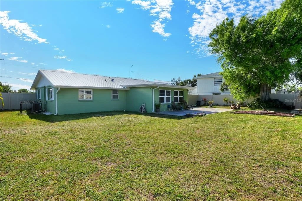 Photo of 6108 FAIRWAY BOULEVARD