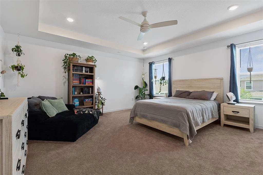 Photo of 123 OAKLEAF WAY