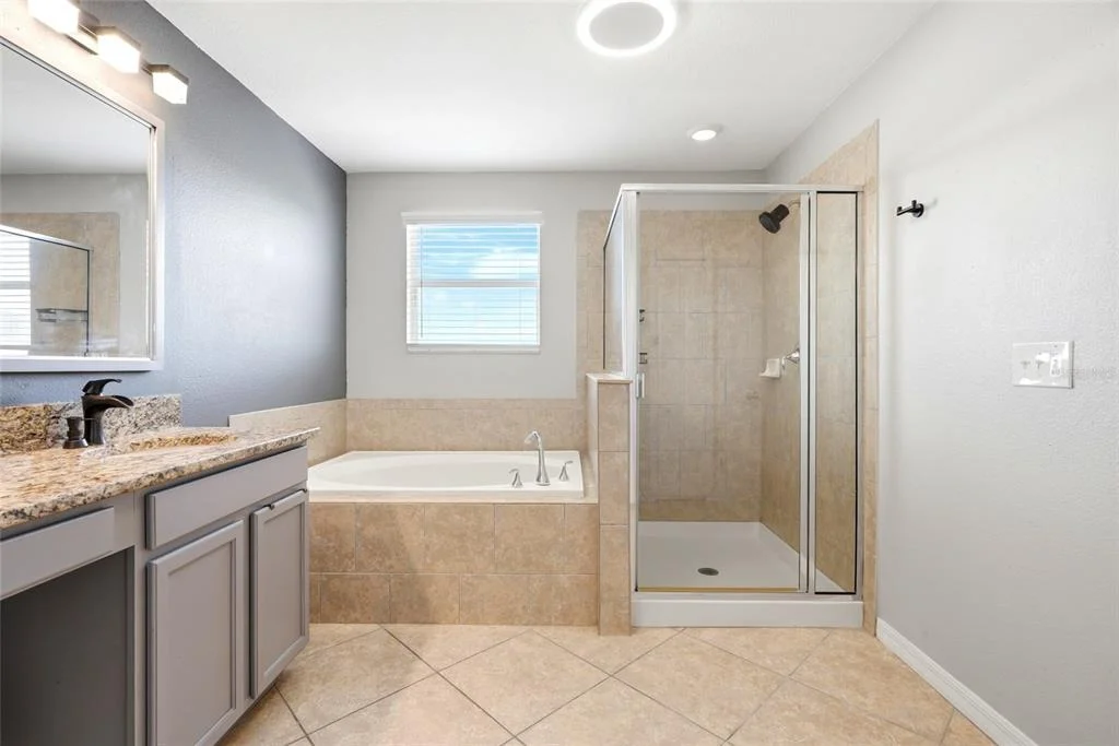 Photo of 909 MEADOW GLADE DRIVE
