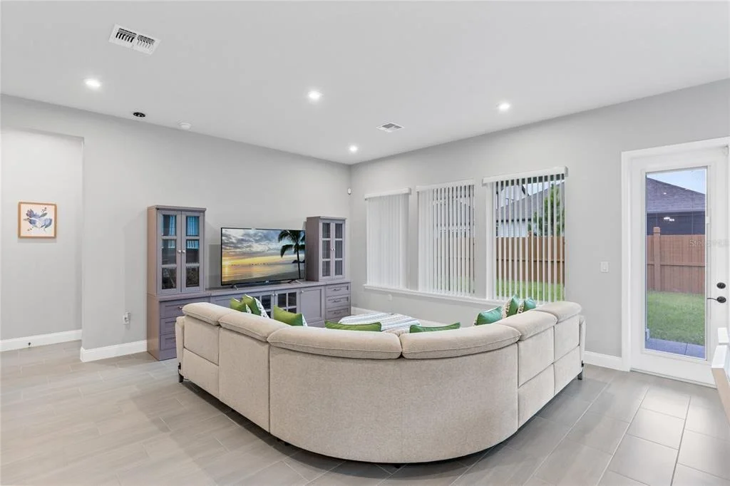 Photo of 6526 CIRCLE ROCK WAY