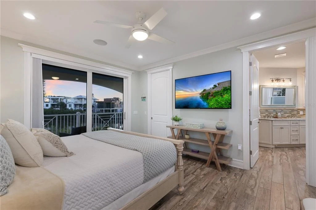 Photo of 313 HAMMOCK CIRCLE