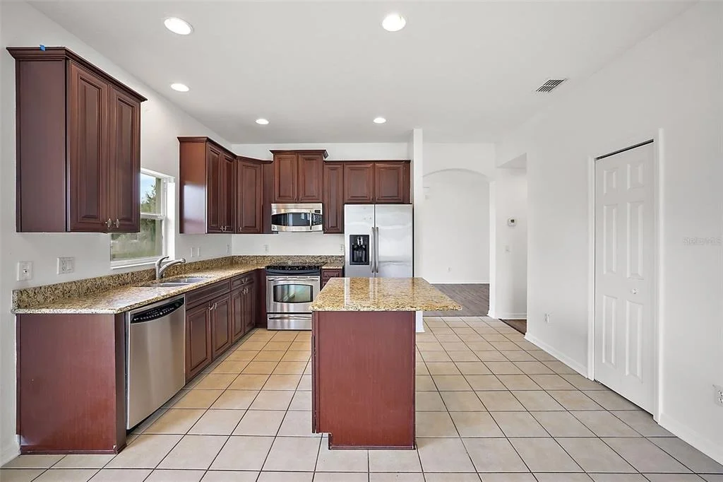 Photo of 401 GRASSY KEY WAY