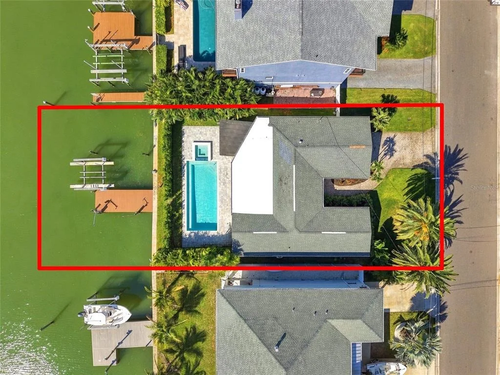 Photo of 556 JOHNS PASS AVENUE