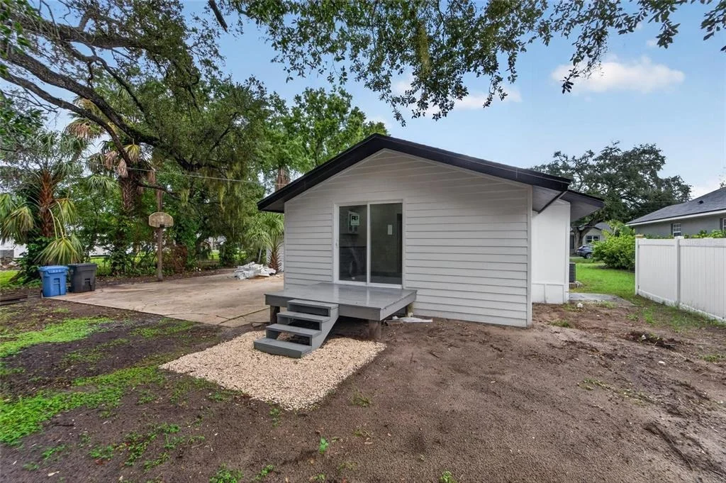 Photo of 8809 DYER ROAD