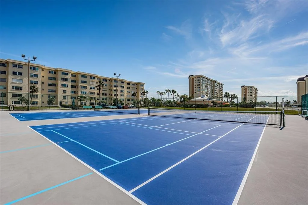 Photo of Unit 604 at 4725 COVE CIRCLE