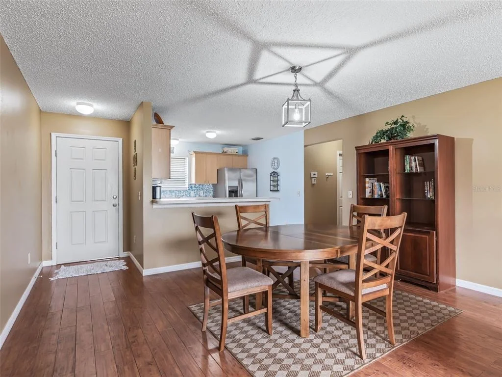Photo of 897 LIVINGSTON LOOP