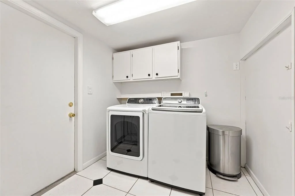 Photo of 550 PALMDALE DRIVE