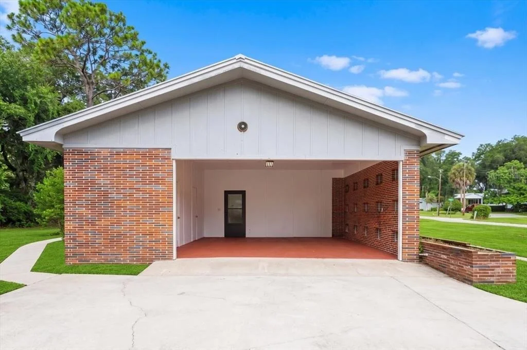 Photo of 2107 GOLF DRIVE