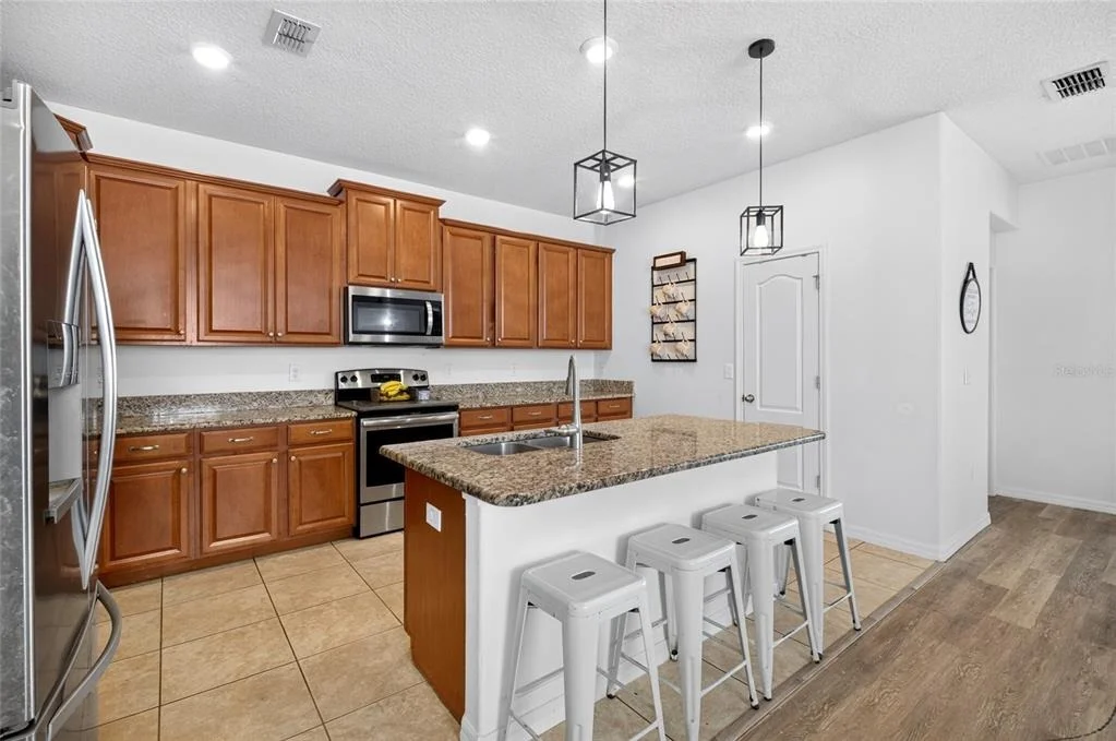Photo of 4841 HAVILLAND DRIVE