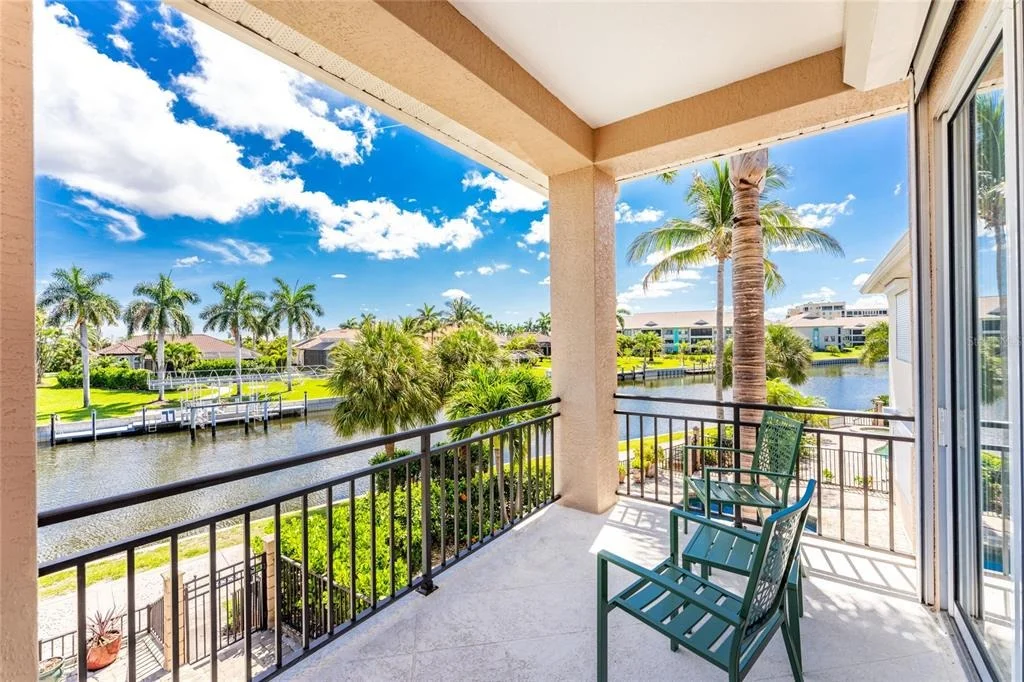 Photo of 3341 SUNSET KEY CIRCLE