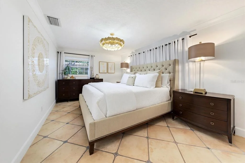 Photo of 407 HARBOR VIEW LANE