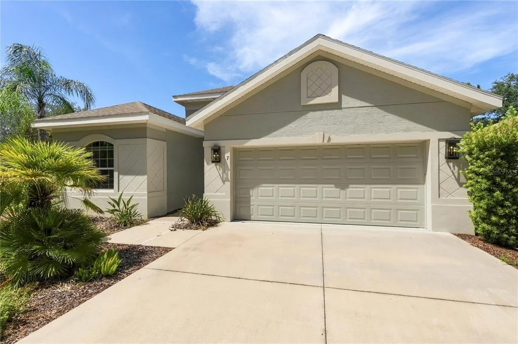 Photo of 7 OASIS CIRCLE